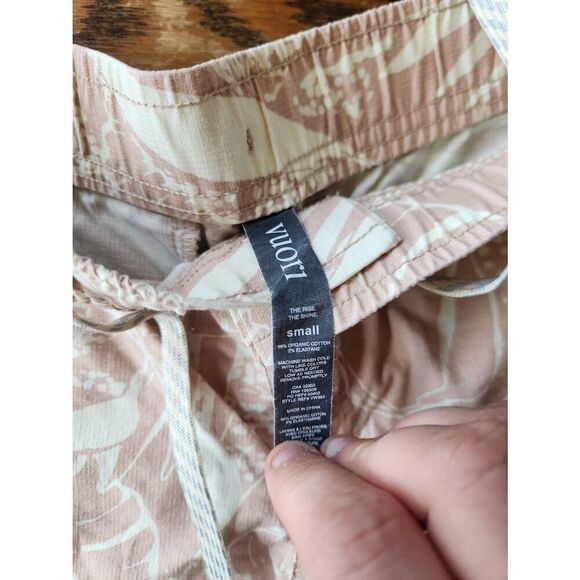 Vuori Ripstop Leaf Print Floral Shorts Size Small - Picture 3 of 4